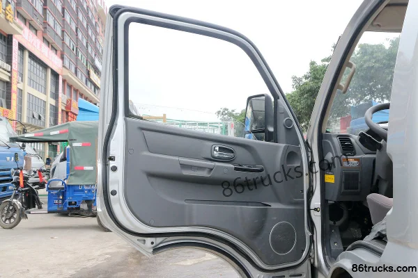 Feidi GX Lexiang Edition 1.5L 108 hp 4X2(6 wheels) 3.6m Single Row Stake Truck Mini Truck Cab (1) | 86Trucks