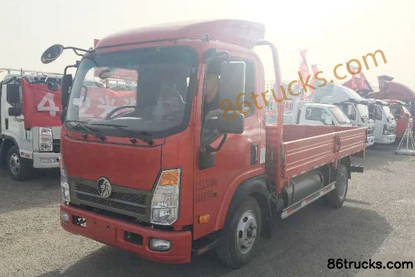 Sinotruk Wangpai 7 Series 112 hp 4X2(6 wheels) Gasoline/CNG 4.1m Single-row Flatbed Light Truck Exterior (2) | 86Trucks