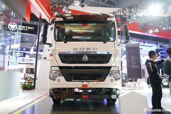 Sinotruk HOWO T5G Heavy Truck 25T 6X4(10 wheels) Driverless Electric Tractor Truck 248.22kWh Exterior (2) | 86Trucks