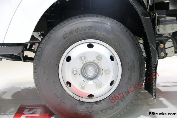 Qingling Isuzu NLR/NMR 120 hp 4X2(6 wheels) 4.13m Single Row Van Light Truck (China VI) Chassis (2) | 86Trucks
