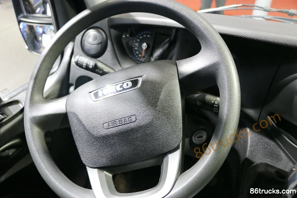 NAVECO Ousheng EV45 4.5T 6m Electric Enclosed Van Truck 70kWh Cab (1) | 86Trucks
