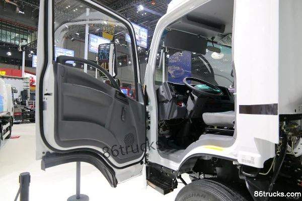 Qingling 10T 9m Single Row Hydrogen Fuel Cell Cargo Truck 4X2(6 wheels) Interior (1) | 86Trucks