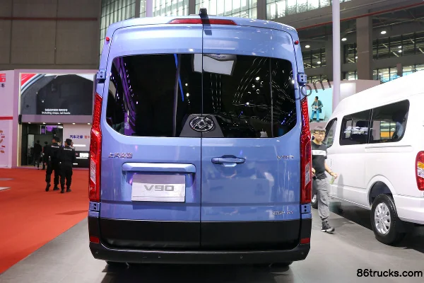 SAIC MAXUS V90 Business Edition 218 hp 7-Seat Manual Long Wheelbase Commercial Van Exterior (3) | 86Trucks