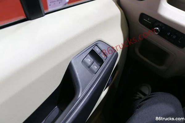 SAIC MAXUS V90 Business Edition 218 hp 7-Seat Manual Long Wheelbase Commercial Van Cab (2) | 86Trucks
