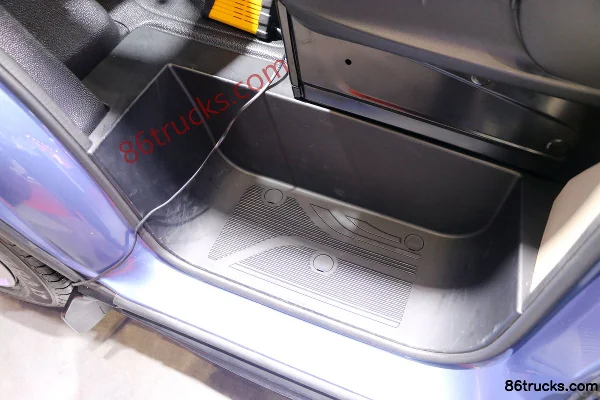 SAIC MAXUS V90 Business Edition 218 hp 7-Seat Manual Long Wheelbase Commercial Van Cab (1) | 86Trucks