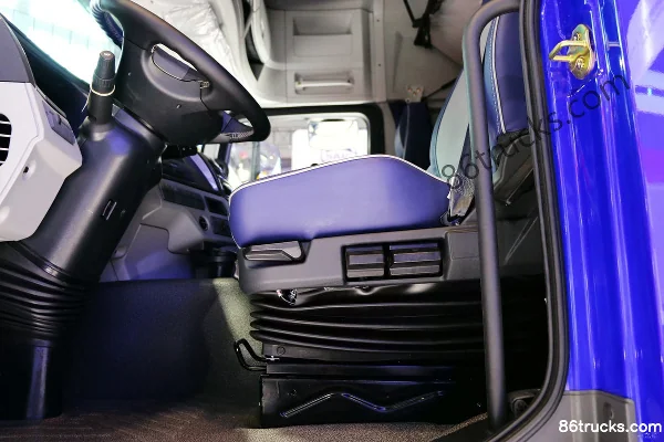 Foton Auman EST 6 Series 2019 460 ch 6X4(10 roues) LNG tracteur routier (China VI) Cabine (3) | 86Trucks