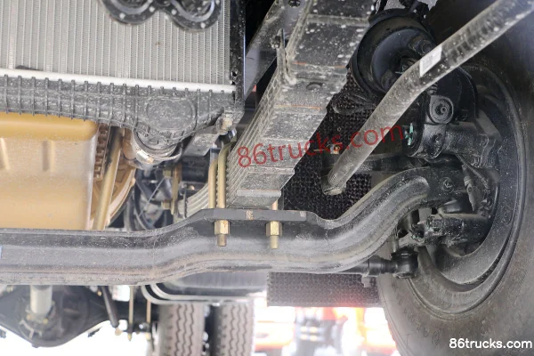 Dongfeng Duolika D6-L 2018 model 150hp 4X2(6 wheels) 3.8m semi-crew stake truck Chassis (3) | 86Trucks