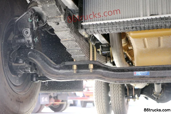 Dongfeng Duolika D6-L 2018 model 150hp 4X2(6 wheels) 3.8m semi-crew stake truck Chassis (2) | 86Trucks