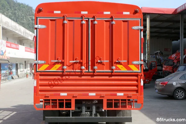 Dongfeng Duolika D6-L 2018 model 150hp 4X2(6 wheels) 3.8m semi-crew stake truck Body (1) | 86Trucks