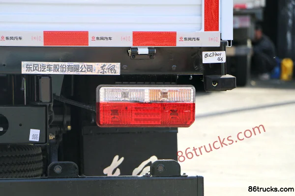 Dongfeng Captain K5 2018 Model 115hp 4X2(6 wheels) 2.8m Double Row Flatbed Light Truck (Hydraulic Brake) Body (3) | 86Trucks