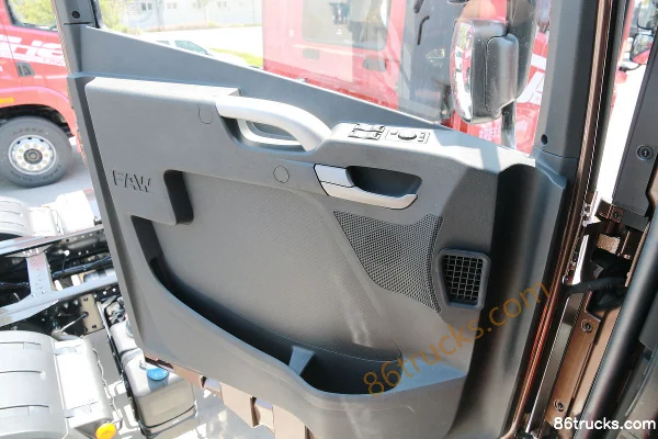 FAW Jiefang Qingdao JH6 Heavy Truck Excellent Edition 2.0 460 hp 6X4(10 wheels) Tractor Truck Cab (2) | 86Trucks
