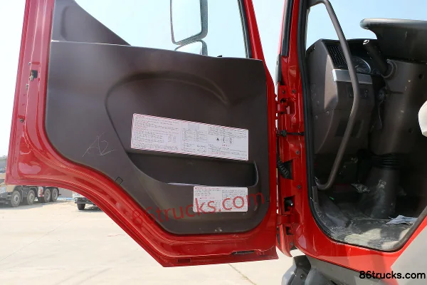 Dongfeng Liuqi Chenglong H5 320 hp 8X4(12 wheels) 7.2m dump truck (12-speed transmission) Cab (1) | 86Trucks