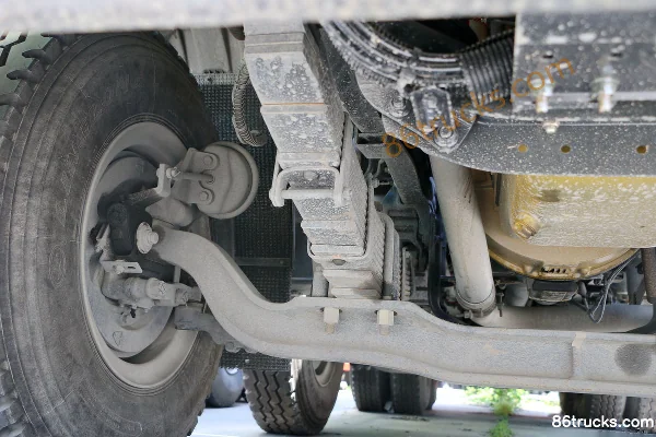 Dongfeng Liuqi Chenglong H5 320 hp 8X4(12 wheels) 7.2m dump truck (12-speed transmission) Chassis (2) | 86Trucks