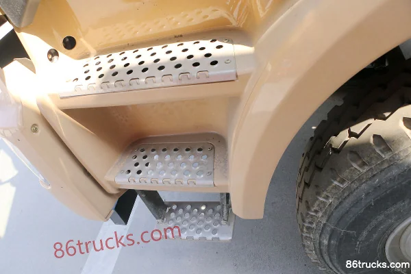 Union Truck U380 380 hp 8X4(12 wheels) 5.8m LNG Dump Truck (China VI) (Fast Gear 12-speed) Cab (2) | 86Trucks