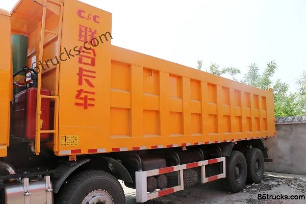 Union Truck U390 390ch 8X4(12 roues) 8.6m camion benne Carrosserie (1) | 86Trucks