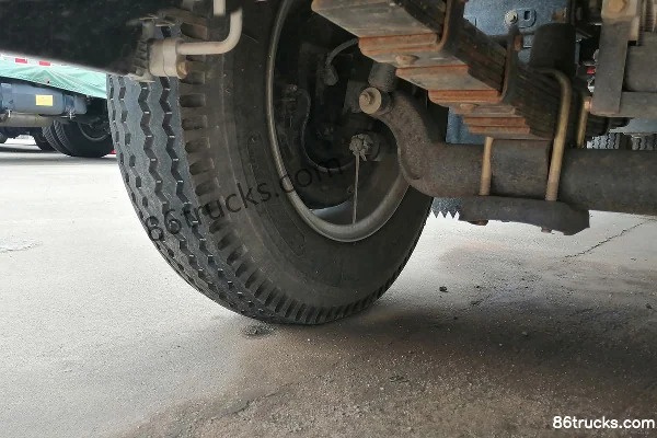 Kama Fulaika 102 ch 4X2(6 roues) camion léger à grille cabine simple 3,6 m Châssis (2) | 86Trucks