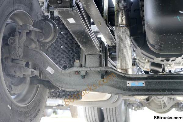 Dongfeng Commercial Vehicle Tianlong VL Heavy Truck 2019 400hp 6X4(10 wheels) tractor truck Chassis (2) | 86Trucks