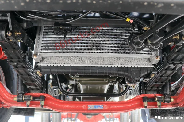 Dongfeng Duolika D6-L 2018 model Enhanced Edition 156 hp 4X2(6 wheels) 4.17m single-row flatbed light truck Chassis (1) | 86Trucks