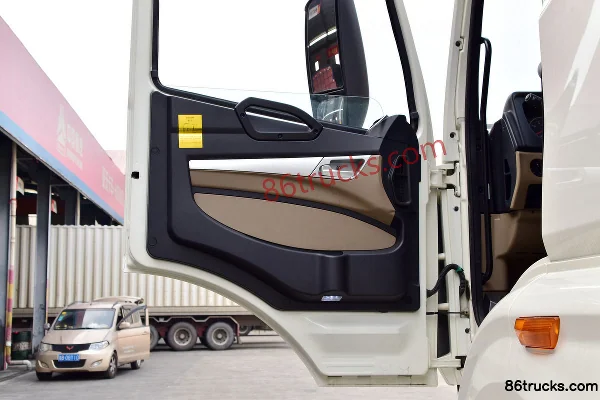 Sinotruk Hohan N5G Heavy Truck 310hp 6X2(8 wheels) 9.52m Wing Opening Box Cargo Truck Cab (1) | 86Trucks