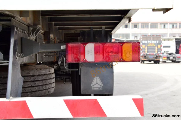 Sinotruk Hohan N5G Heavy Truck 310hp 6X2(8 wheels) 9.52m Wing Opening Box Cargo Truck Body (3) | 86Trucks