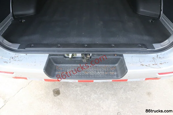 Changan Light Vehicle Ruixing M80 2019 Comfort 116hp 2-Seat 1.5L Gasoline Flat Roof Rear Hinged Door Panel Van Cargo Box (3) | 86Trucks