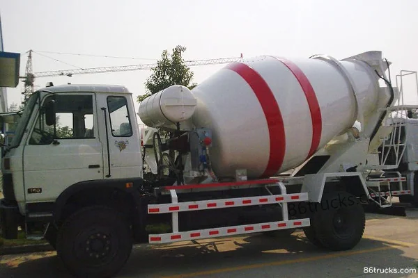 Dongfeng 153 Series 190hp 4X2(6 wheels) Concrete Mixer Truck (Chengliwei) Exterior (2) | 86Trucks