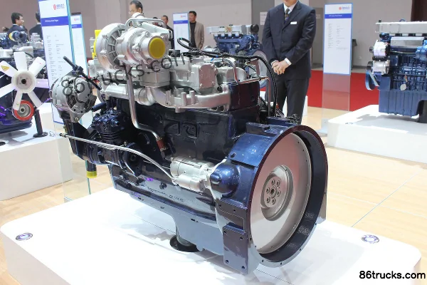 Weichai WP6.210 210 hp 6.75L China III Diesel Engine Exterior