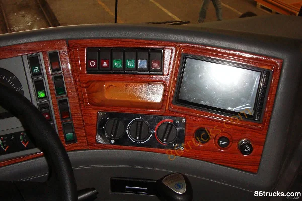 SHACMAN Tongli 440 hp 6X4(10 wheels) Wide-body Mining Dump Truck Cab (3) | 86Trucks
