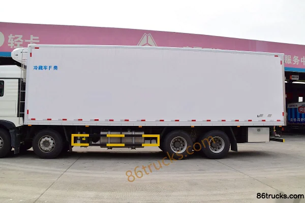 Sinotruk HOWO T5G 340hp 8X4(12 wheels) 9.4m refrigerated truck Body (3) | 86Trucks
