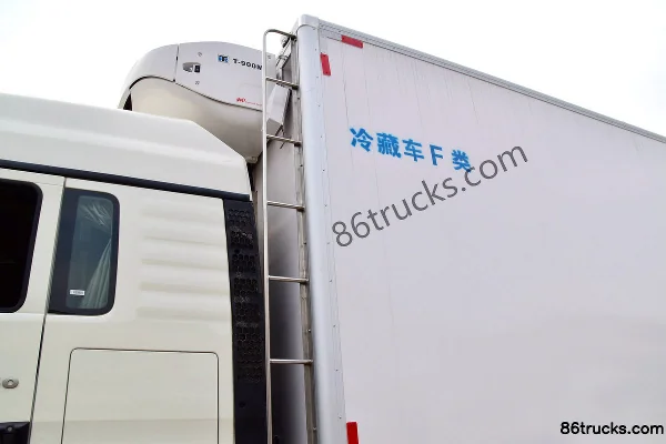 Sinotruk HOWO T5G 340hp 8X4(12 wheels) 9.4m refrigerated truck Body (1) | 86Trucks