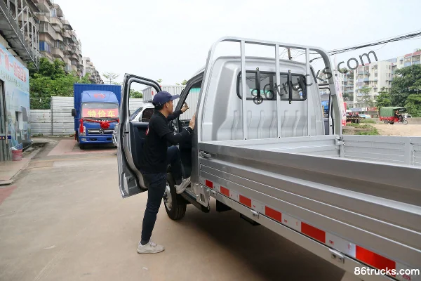 Jinbei T30S Standard 1.5L 102hp 4X2(6 wheels) Gasoline 3.2m Single Row Flatbed Mini Truck (China VI) Body (1) | 86Trucks