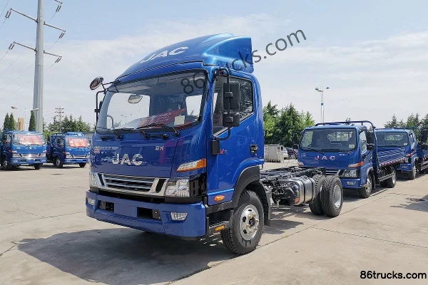 JAC Junling V8 170hp 4X2(6 wheels) 3.85m half-row cage van light truck Exterior (3) | 86Trucks