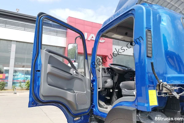 JAC Junling V8 170hp 4X2(6 wheels) 3.85m half-row cage van light truck Cab (1) | 86Trucks