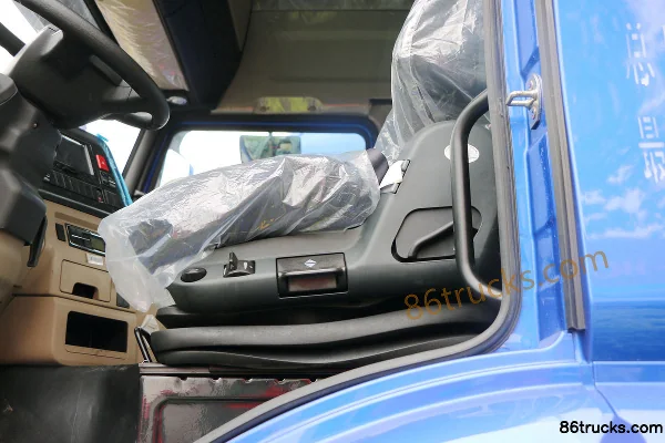 Sinotruk Haohan N7G Heavy Truck 360 hp 4X2(6 wheels) Tractor Truck (4.11 ratio) Cab (2) | 86Trucks