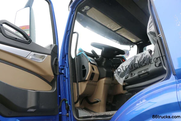 Sinotruk Haohan N7G Heavy Truck 360 hp 4X2(6 wheels) Tractor Truck (4.11 ratio) Cab (1) | 86Trucks