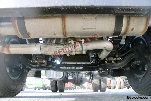 Dongfeng Yuhu VP 150 hp 4X2(6 wheels) Double Row Light Truck Chassis (EQ1168GLVJ4) (1) | 86Trucks