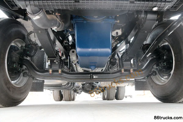 Dayun New N8E Heavy Truck Qingying Edition 400hp 6X4(10 wheels) Tractor Truck (Flat Roof) Chassis (1) | 86Trucks