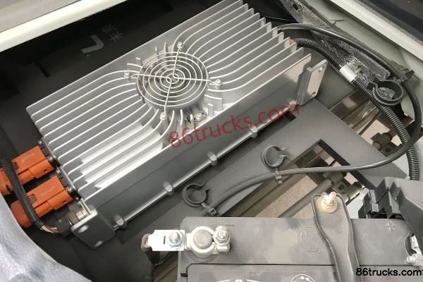 Yangzijiang V6 2.65T 4,43 m Fourgon électrique logistique (autonomie 295 km) 44 kWh Châssis (2) | 86Trucks