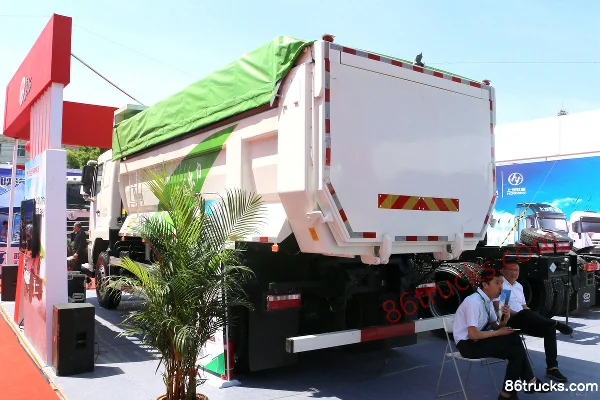 Changzheng Auto 410 hp 6X4(10 wheels) 5.6m LNG Dump Refuse Truck Exterior (2) | 86Trucks