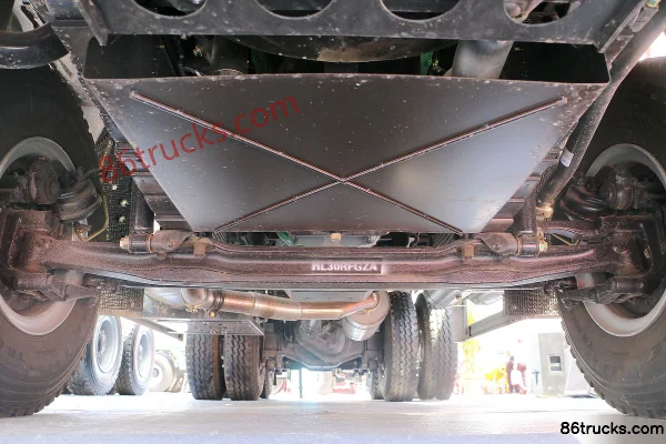 Changzheng Auto 410 hp 6X4(10 wheels) 5.6m LNG Dump Refuse Truck Chassis (1) | 86Trucks