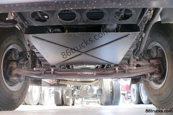 Changzheng Auto 410 hp 6X4(10 wheels) 5.8m LNG Dump Refuse Truck Chassis (1) | 86Trucks