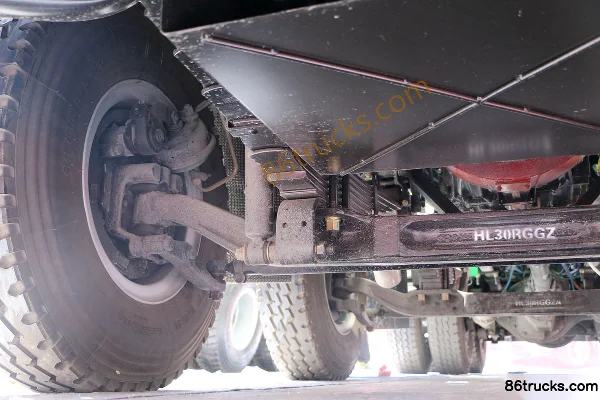 Hualing poids lourd 345 ch 8X4(12 roues) camion malaxeur 7 m³ Châssis (2) | 86Trucks