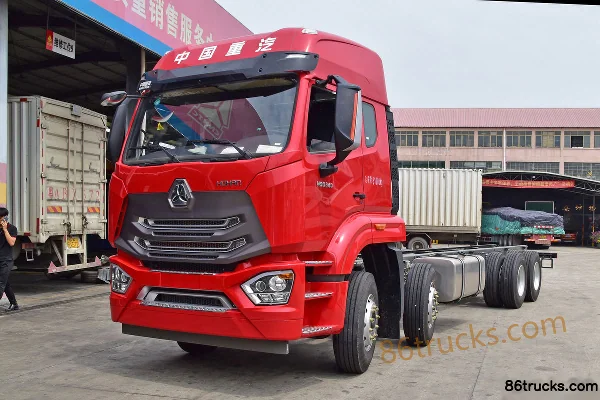 Sinotruk Hohan N5G Heavy Truck 340hp 8X4(12 wheels) 9.5m Stake Cargo Truck Chassis Exterior (3) | 86Trucks