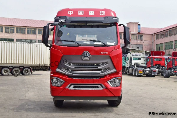 Sinotruk Hohan N5G Heavy Truck 340hp 8X4(12 wheels) 9.5m Stake Cargo Truck Chassis Exterior (2) | 86Trucks
