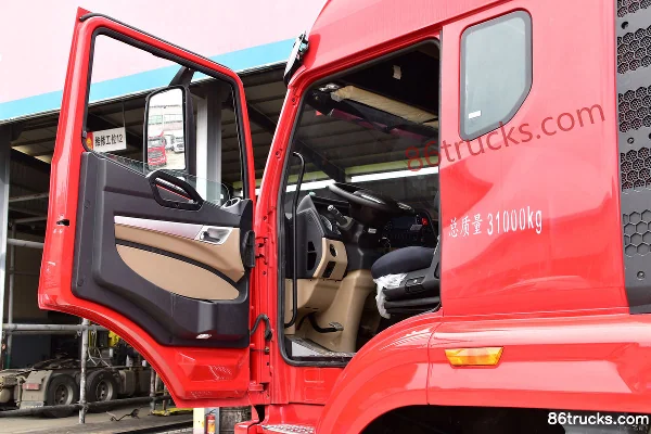 Sinotruk Hohan N5G Heavy Truck 340hp 8X4(12 wheels) 9.5m Stake Cargo Truck Chassis Cab (1) | 86Trucks