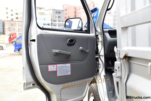 Kama K23 1.5L 110hp 4X2(6 wheels) 3.3m single-row stake truck mini truck Cab (2) | 86Trucks