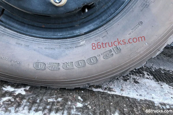 SAIC Hongyan GenlyonC500 390 ch 6X4(10 roues) camion benne 6 m Châssis (2) | 86Trucks