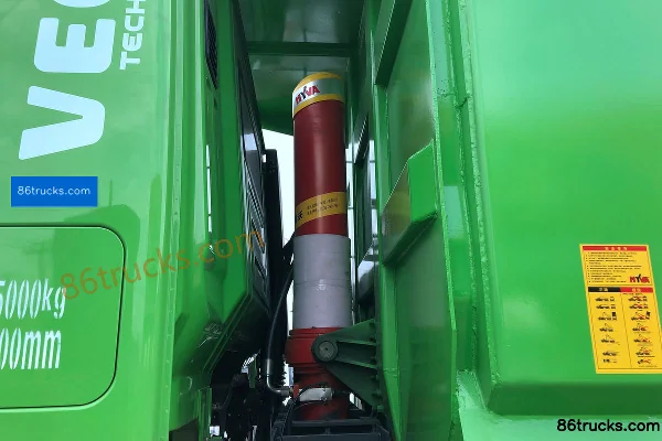 SAIC Hongyan GenlyonC500 390 ch 6X4(10 roues) camion benne 6 m Carrosserie (1) | 86Trucks