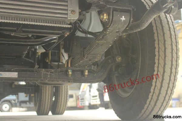 FAW Hongta FAW Jiefang Baling 1 Series V6 102hp 4X2(6 wheels) 2.815m double-row stake truck with cargo cage (hydraulic brake) Chassis (3)