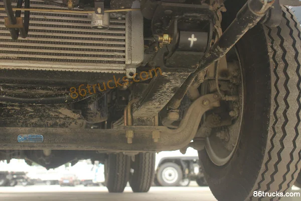 FAW Hongta FAW Jiefang Baling 102hp 4X2(6 wheels) 3.4m double-row van light truck Chassis (3) | 86Trucks